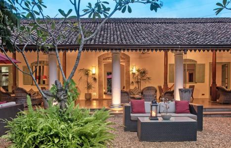 Boutique hotels in Colombo around Small Hip and Luxury Hotels